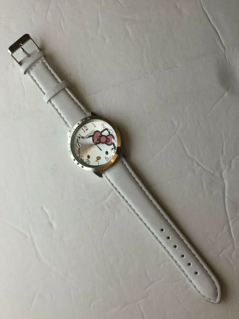 White Band Pink Bow Hello Kitty Wrist Watch Round Face